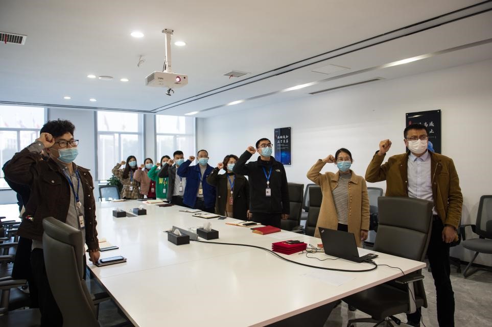 湖南taptap点点官网新能源党支部召开防疫先锋党员表彰会