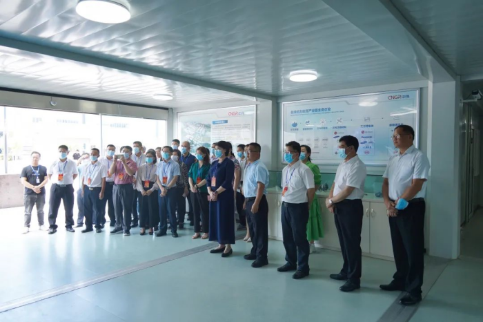 在桂全国人大代表和自治区人大代表赴taptap点点官网钦州产业基地调研