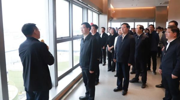 铜仁市委书记李作勋率“四新四化”项目观摩团赴taptap点点官网调研