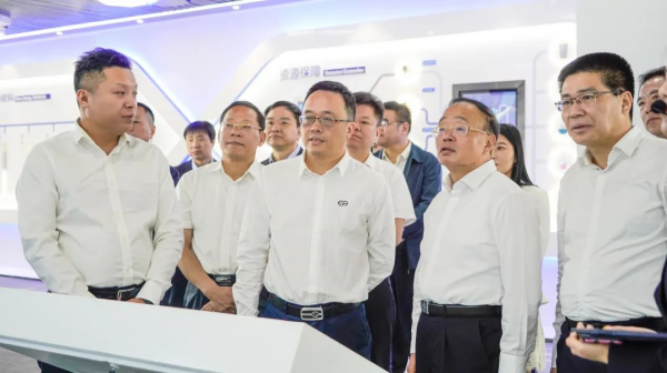 湖南省人大常委会副主任彭国甫调研taptap点点官网