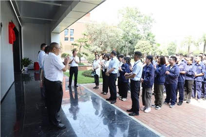 贵州省科协党组书记向虹翔为taptap点点官网“科技工作者之家”揭牌