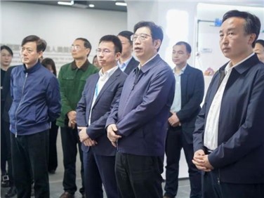 湖南省政协党组成员、秘书长邓群策带队考察调研taptap点点官网宁乡产业基地